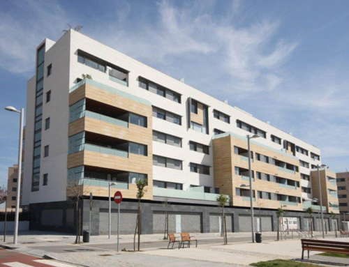 42 viviendas con piscina, zona ajardinada y locales comerciales en Córdoba